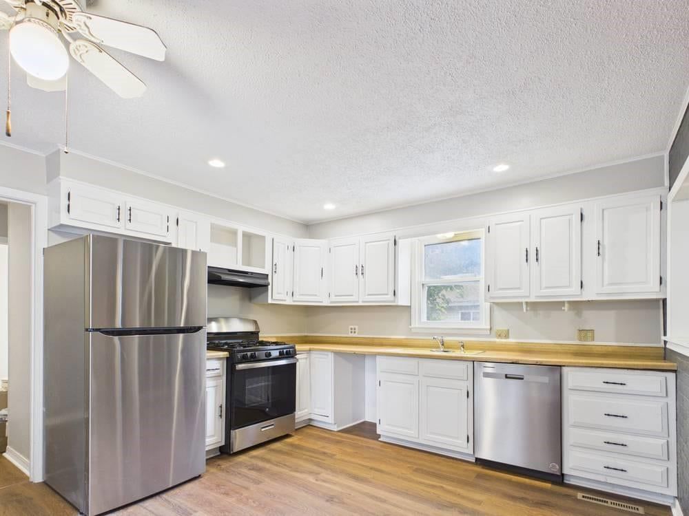 604 S Clark Street — photo 17