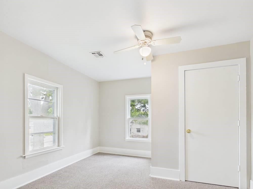 604 S Clark Street — photo 35