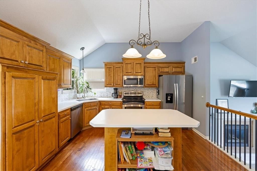 901 Colonial Drive — photo 8
