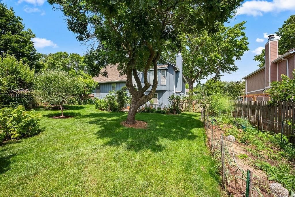 9213 W 117th Terrace — photo 24