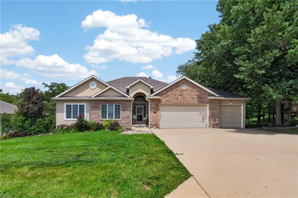 10402 NW River Hills Drive — photo 1
