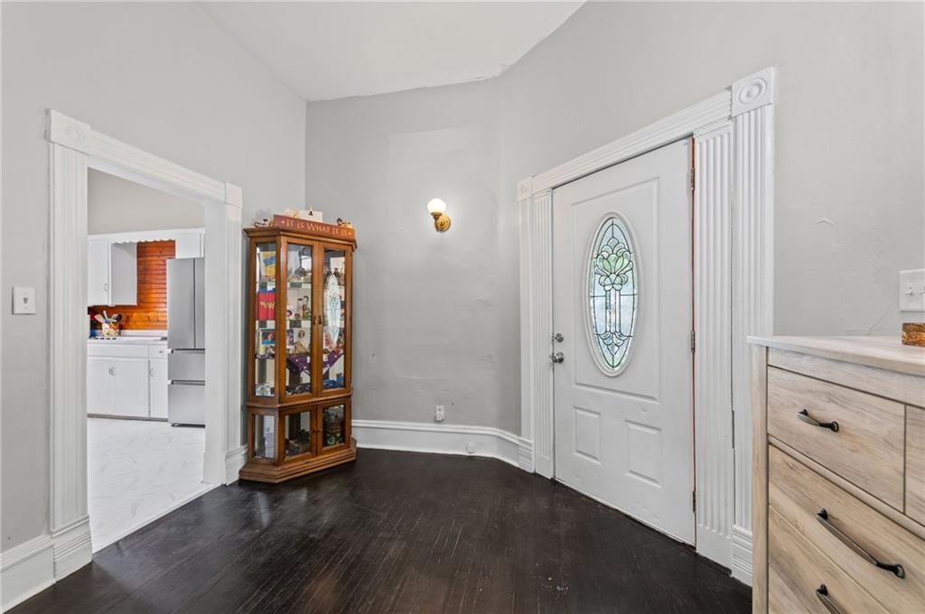 128 E Brown Street — photo 10