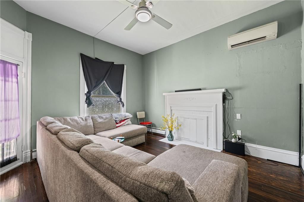 128 E Brown Street — photo 11