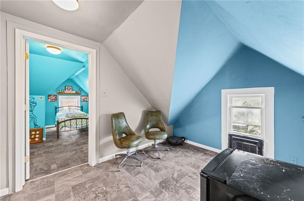 128 E Brown Street — photo 24