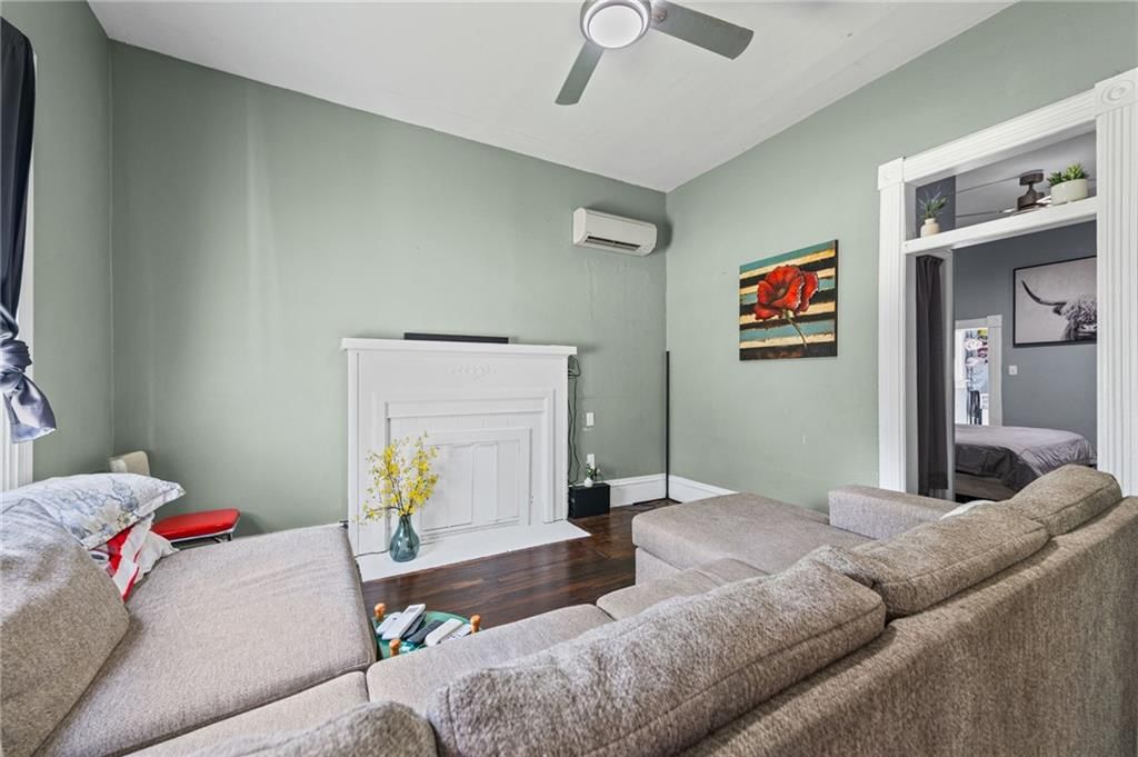 128 E Brown Street — photo 28