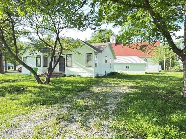 1300 E Park Avenue — photo 1