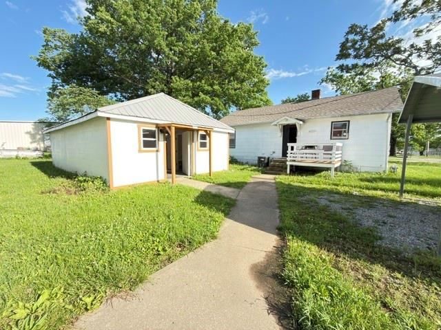 1300 E Park Avenue — photo 2