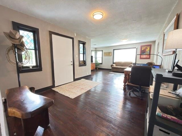 1300 E Park Avenue — photo 3