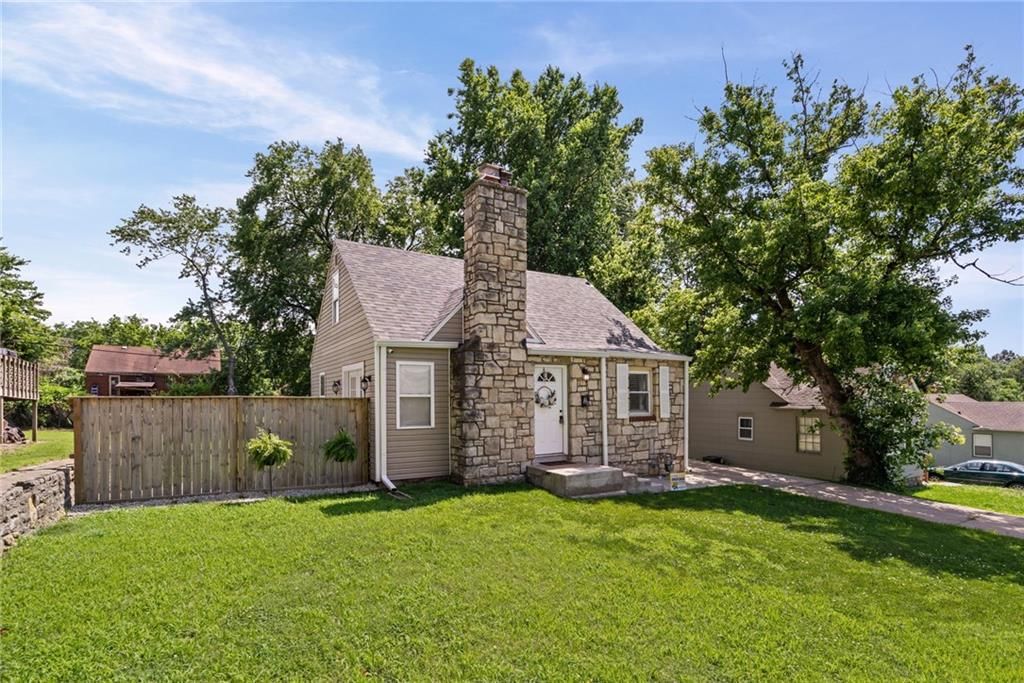 4317 Troup Avenue — photo 2