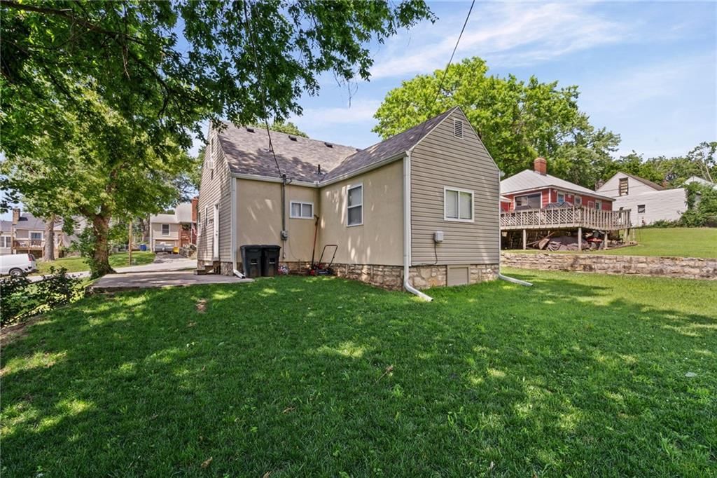4317 Troup Avenue — photo 23