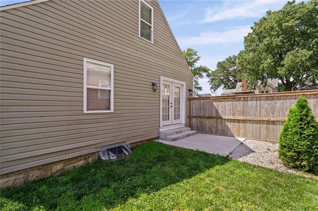 4317 Troup Avenue — photo 26