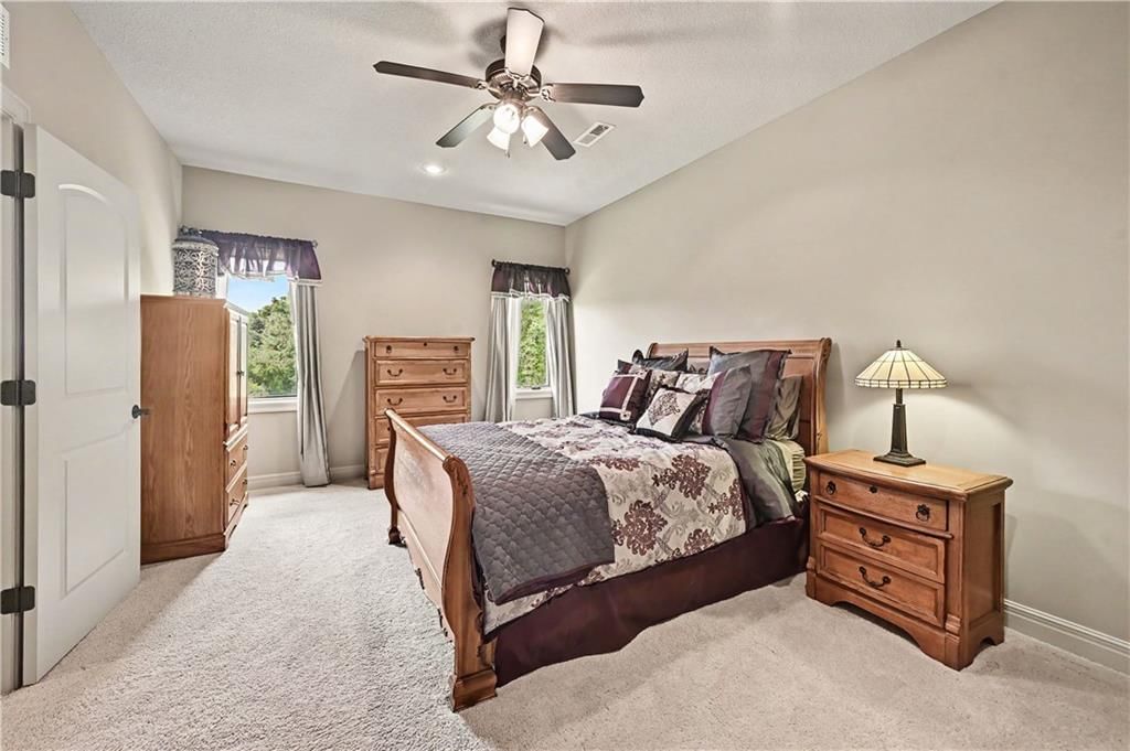 15348 Larsen Street — photo 34