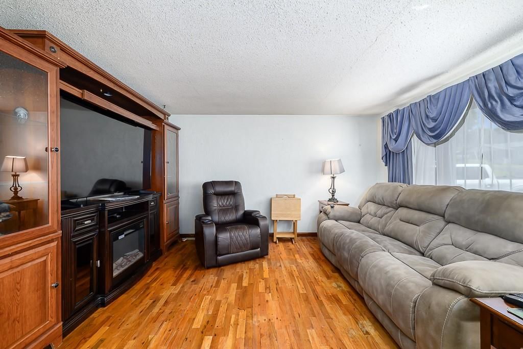 2700 N 75th Terrace — photo 4