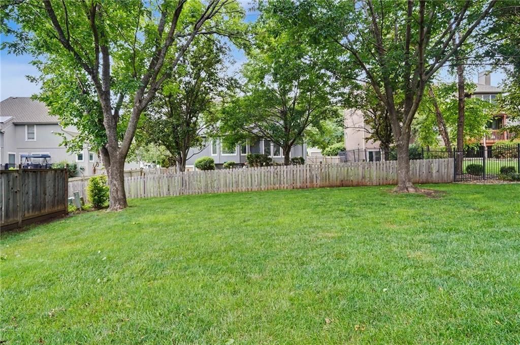 5910 W 154th Street — photo 51