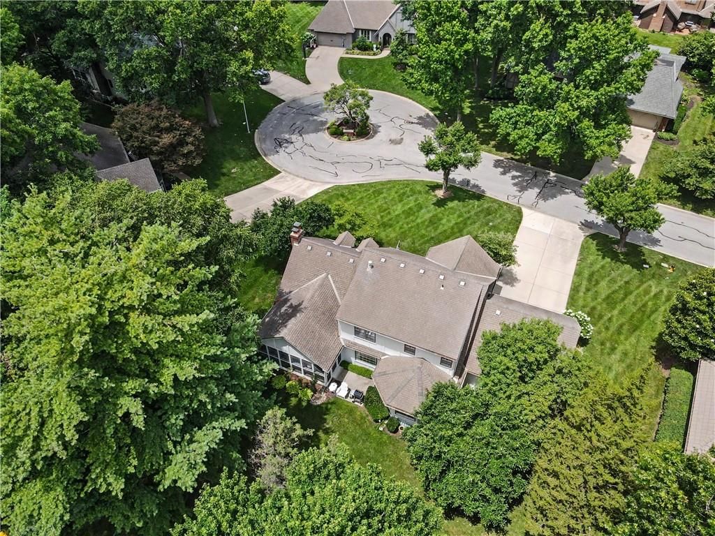 3211 W 83rd Terrace — photo 32