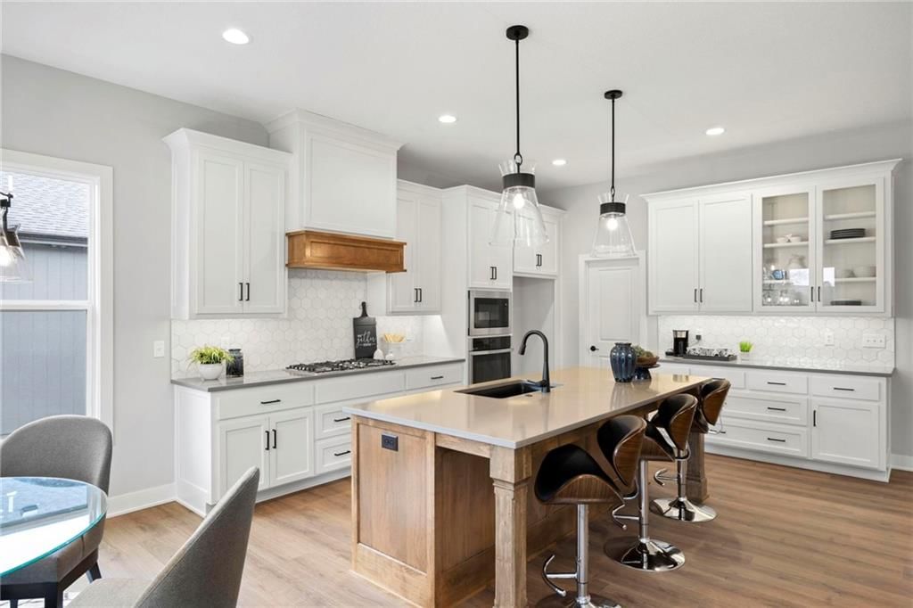17135 S Barstow Street — photo 3