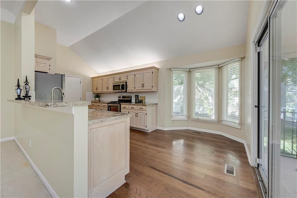 5232 W 121st Street — photo 15