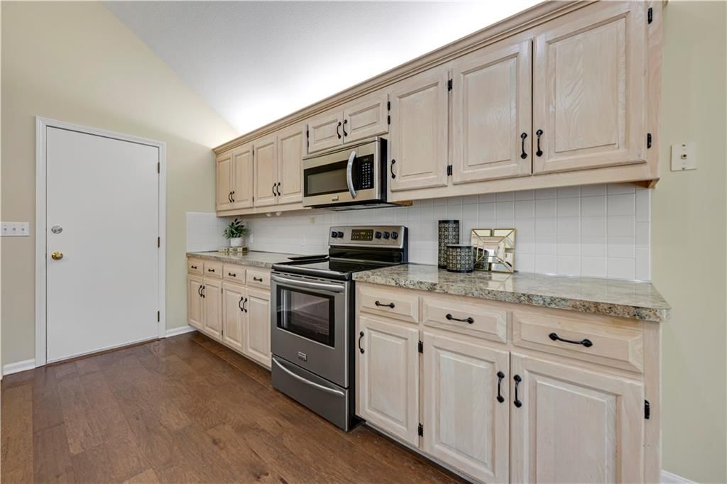 5232 W 121st Street — photo 17