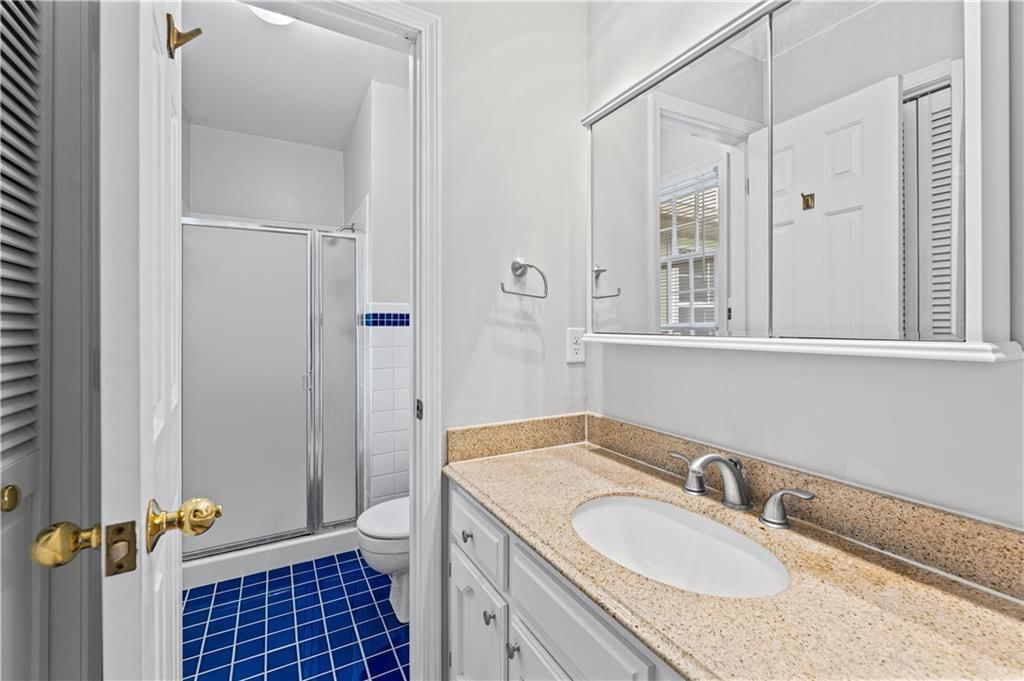 9700 N Charlotte Street — photo 13