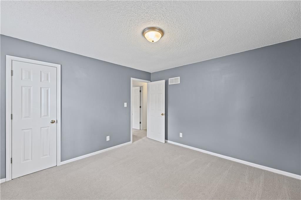 9700 N Charlotte Street — photo 15