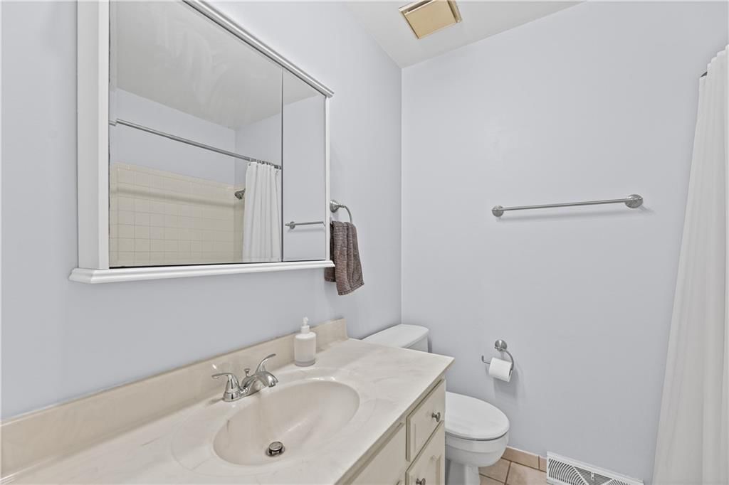 9700 N Charlotte Street — photo 16