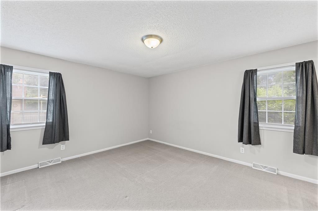 9700 N Charlotte Street — photo 17