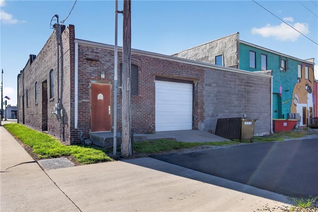 123 N Broadway Street — photo 8
