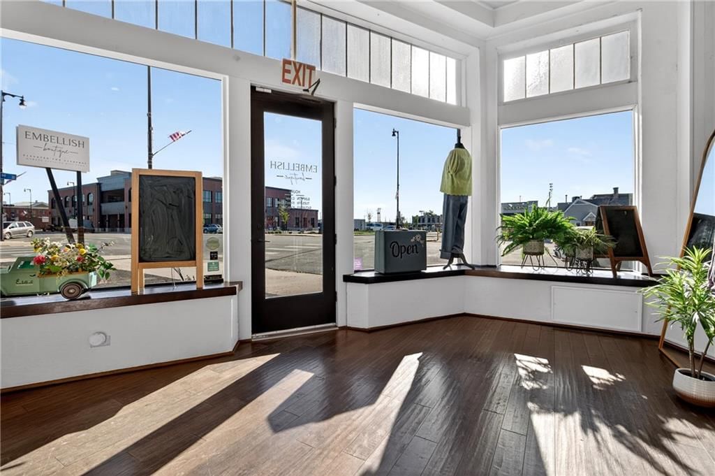123 N Broadway Street — photo 12