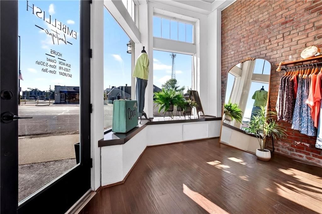 123 N Broadway Street — photo 13