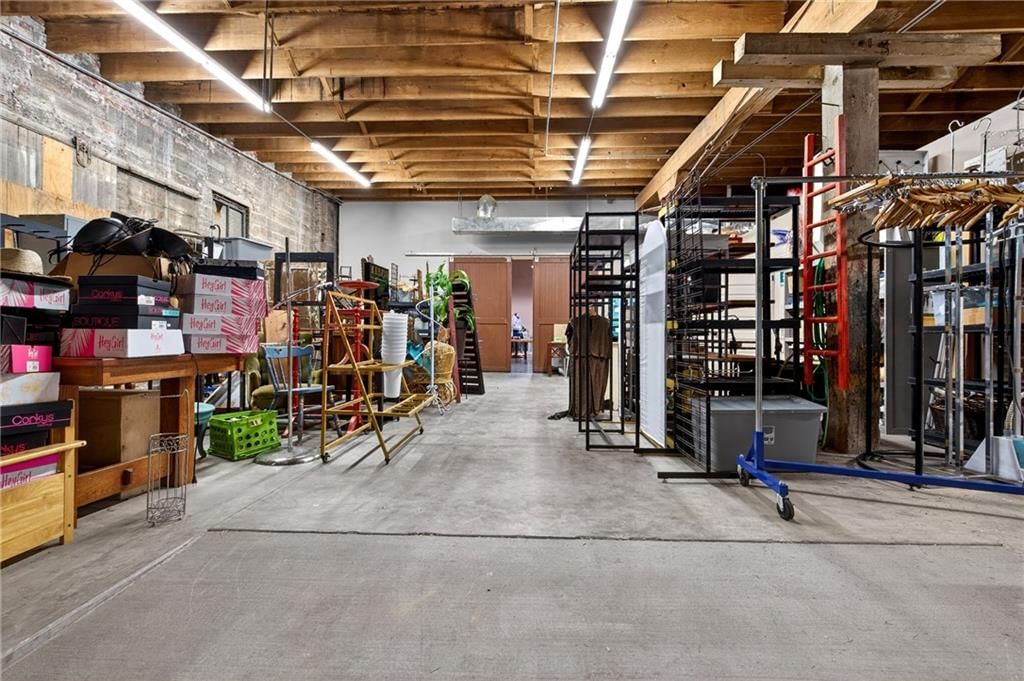 123 N Broadway Street — photo 30