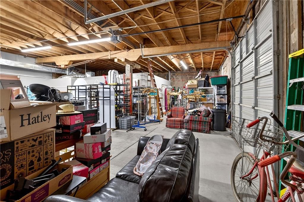 123 N Broadway Street — photo 32