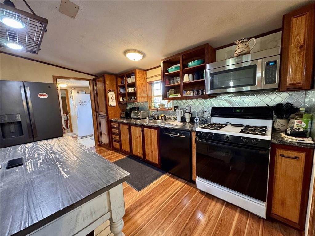 9534 Lakeview Drive — photo 10