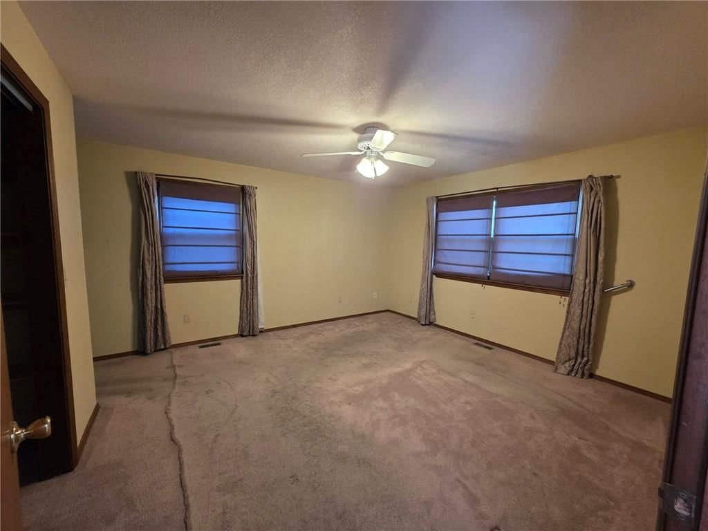 1542 S Elm Street — photo 5