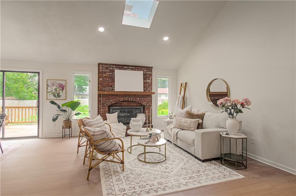 8612 N Harrison Street — photo 4