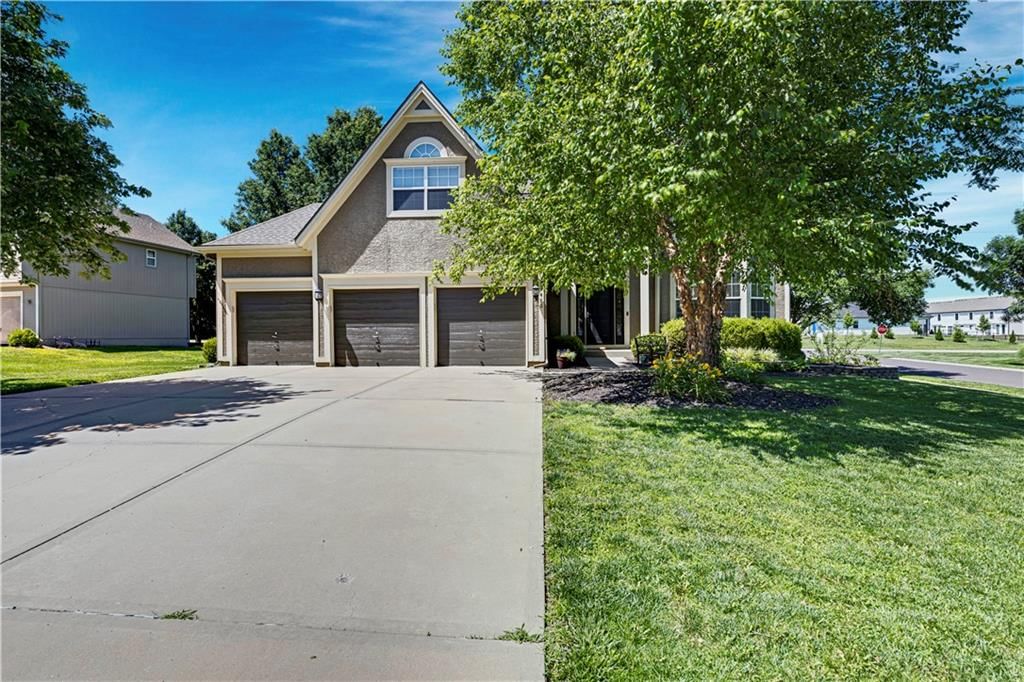 19480 W 207th Terrace, Spring Hill, KS