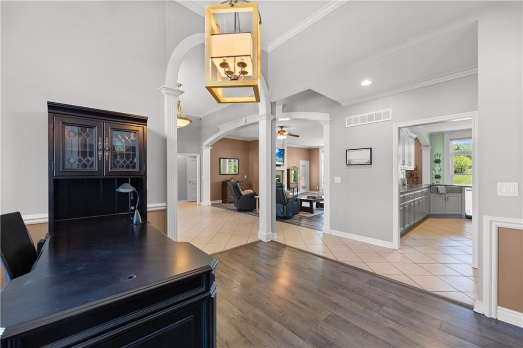 28265 Overbrook Road — photo 10