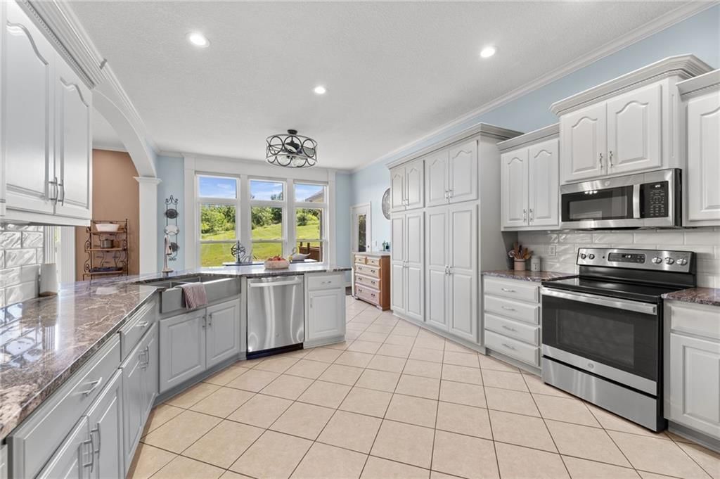 28265 Overbrook Road — photo 18