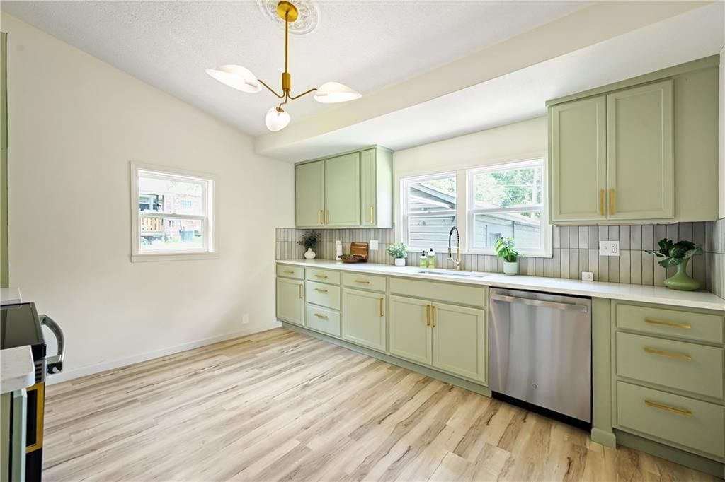 110 Campbell Street — photo 6