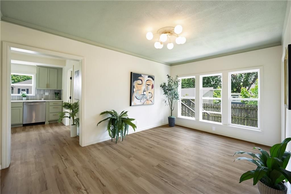 110 Campbell Street — photo 17