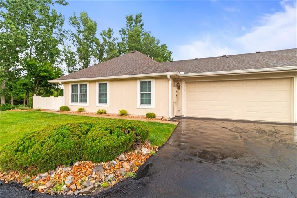 6014 Kensington Court, Lee's Summit, MO