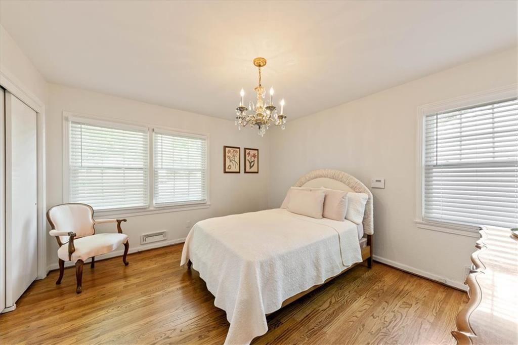 915 W 85th Street — photo 10