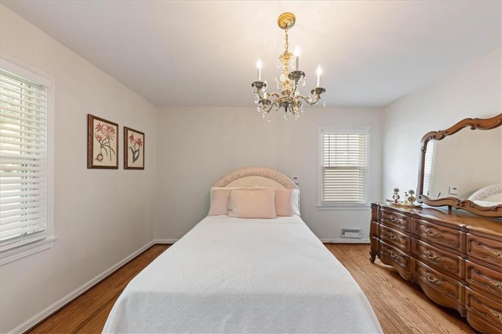 915 W 85th Street — photo 12