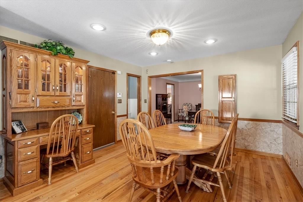 915 W 85th Street — photo 15