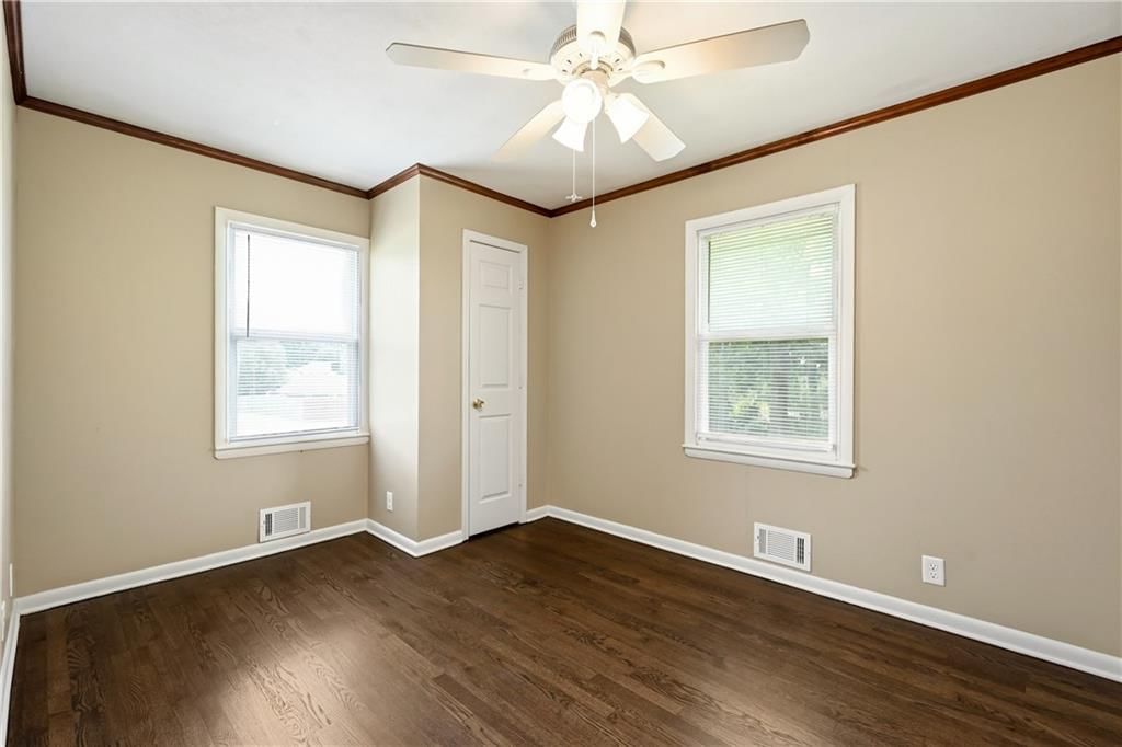704 S Cedar Street — photo 8