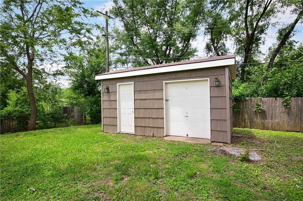 704 S Cedar Street — photo 17