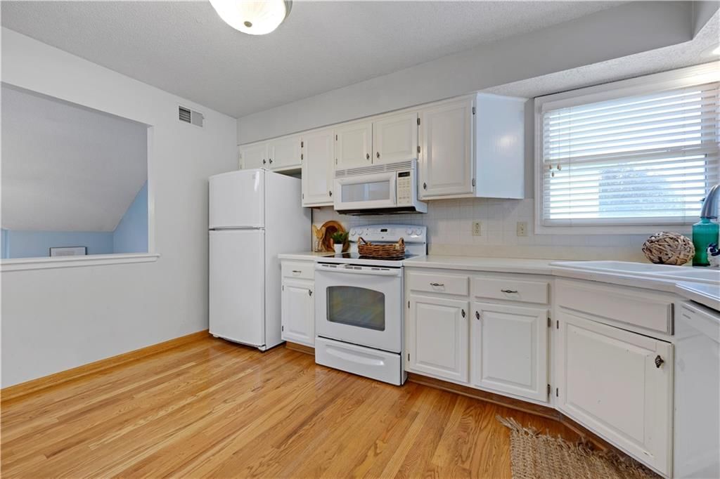 15768 Horton Court — photo 8