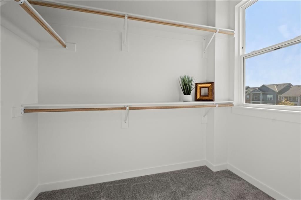 453 SW Longview Boulevard — photo 26