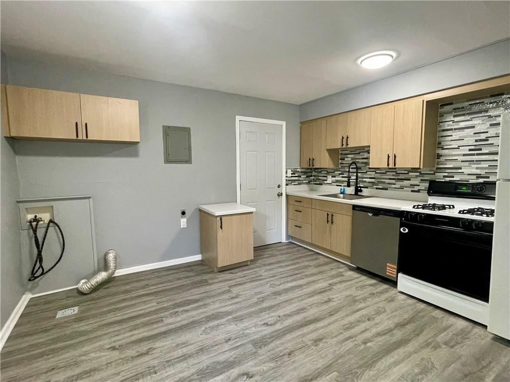 732 W Stone Street — photo 23