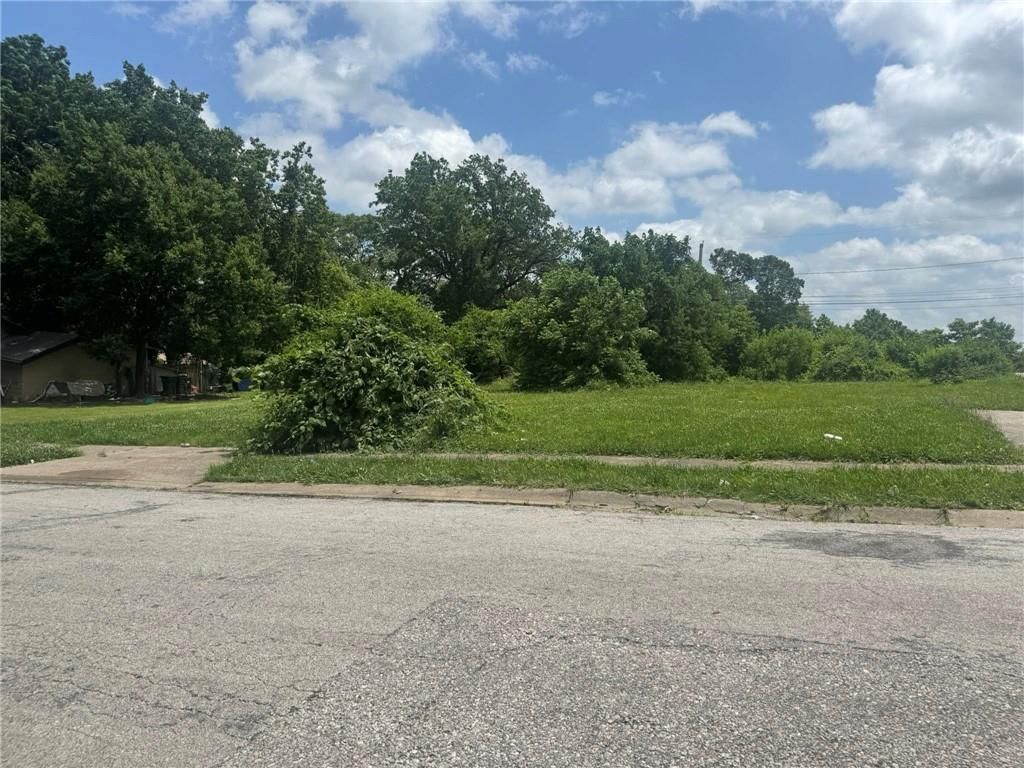 7412 Montgall Avenue — photo 2