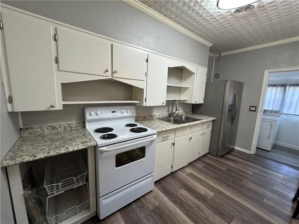 304 E Forest Street — photo 5
